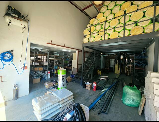 302M² WAREHOUSE FOR SALE IN KYA SANDS